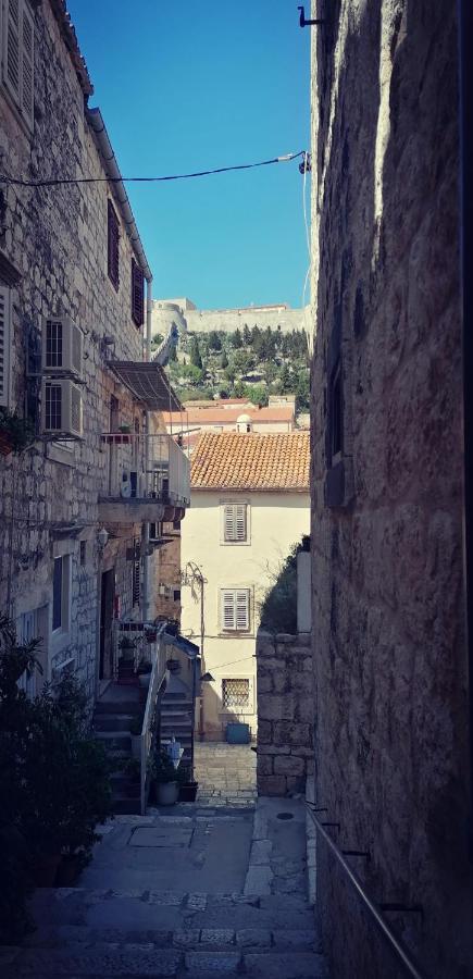 חוואר Liza'S Downtown Apartment מראה חיצוני תמונה