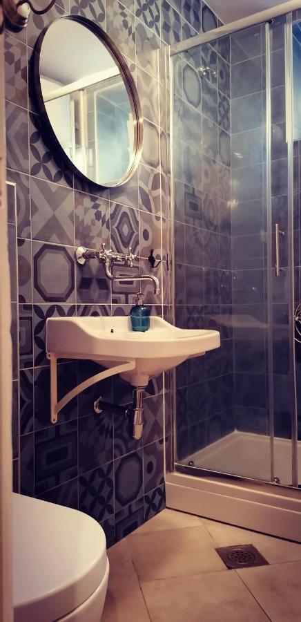 חוואר Liza'S Downtown Apartment מראה חיצוני תמונה