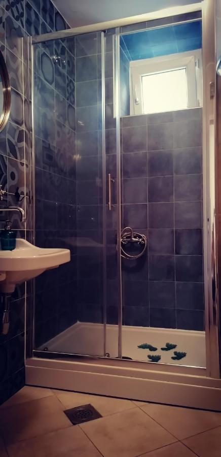 חוואר Liza'S Downtown Apartment מראה חיצוני תמונה